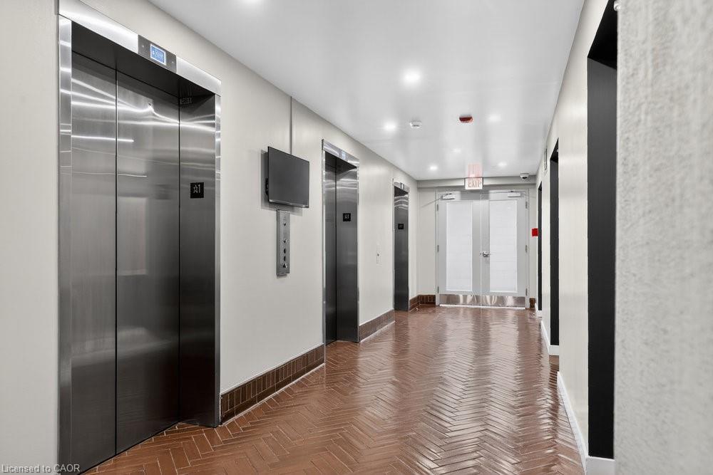 104-66 Bay Street S, Hamilton, ON - Indoor Photo Showing Other Room