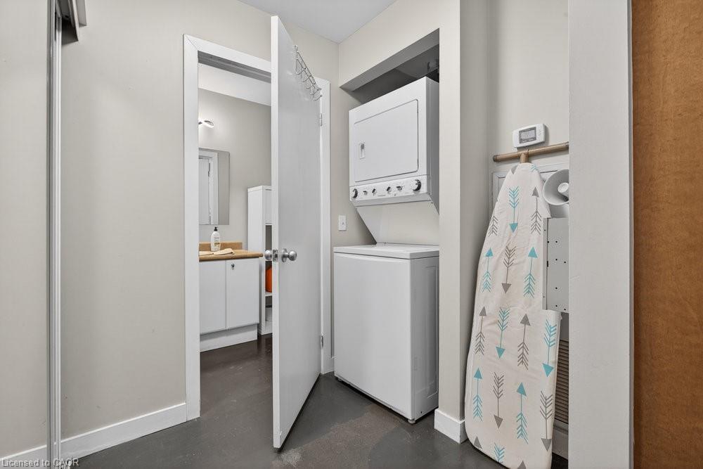 104-66 Bay Street S, Hamilton, ON - Indoor Photo Showing Laundry Room