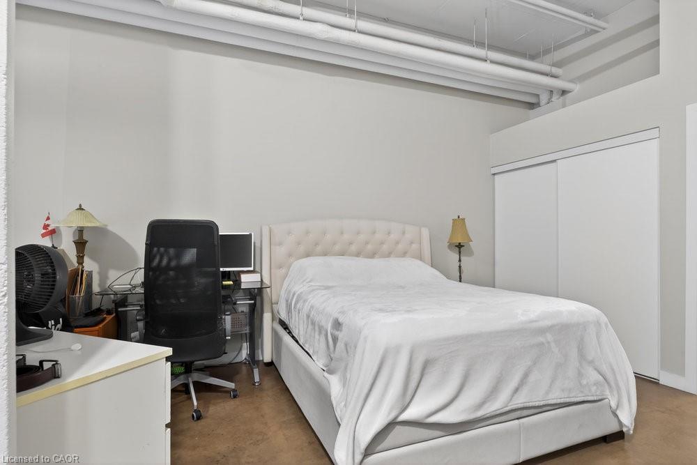 104-66 Bay Street S, Hamilton, ON - Indoor Photo Showing Bedroom