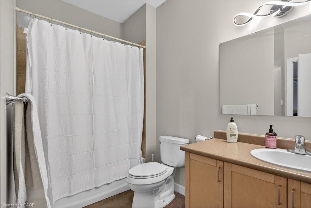 104-66 Bay Street S, Hamilton, ON - Indoor Photo Showing Bathroom