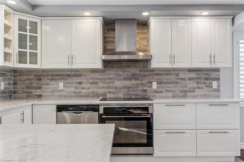 219 Elmira Road S, Guelph, ON - Indoor Photo Showing Kitchen With Upgraded Kitchen