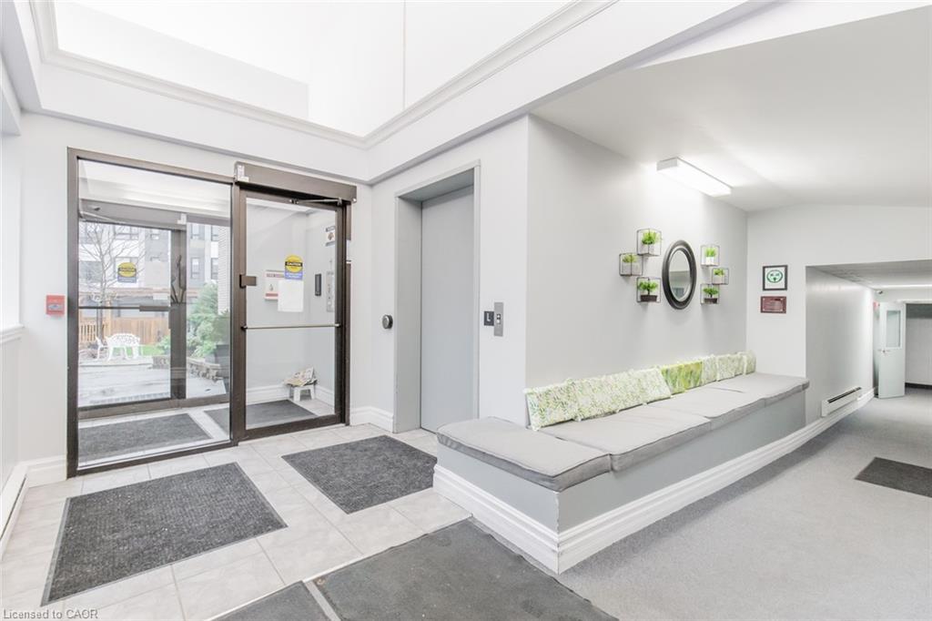 110-20 John Street, Grimsby, ON - Indoor Photo Showing Other Room