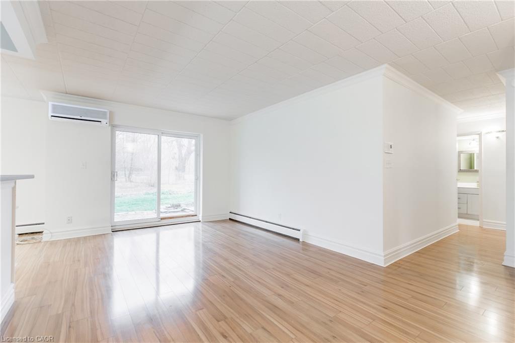 110-20 John Street, Grimsby, ON - Indoor Photo Showing Other Room