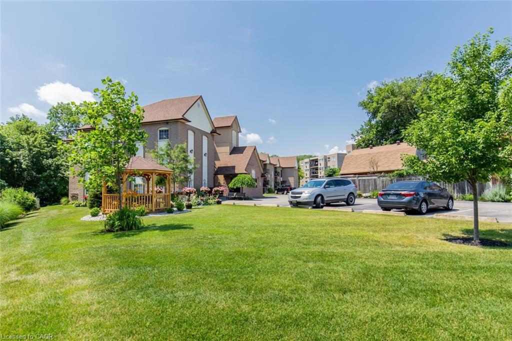 110-20 John Street, Grimsby, ON - Outdoor