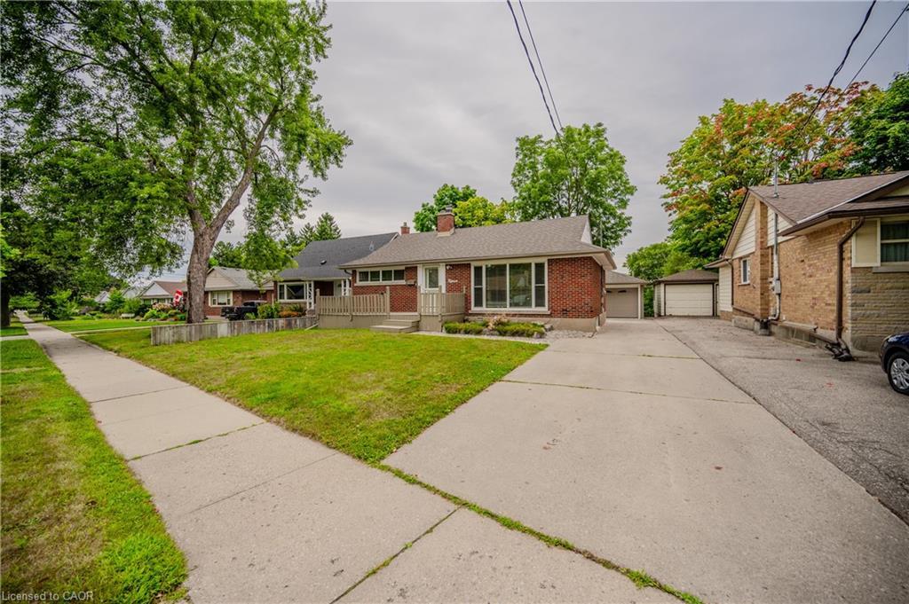 Upper-15 Edinburgh Road, Kitchener, ON - Outdoor With Facade