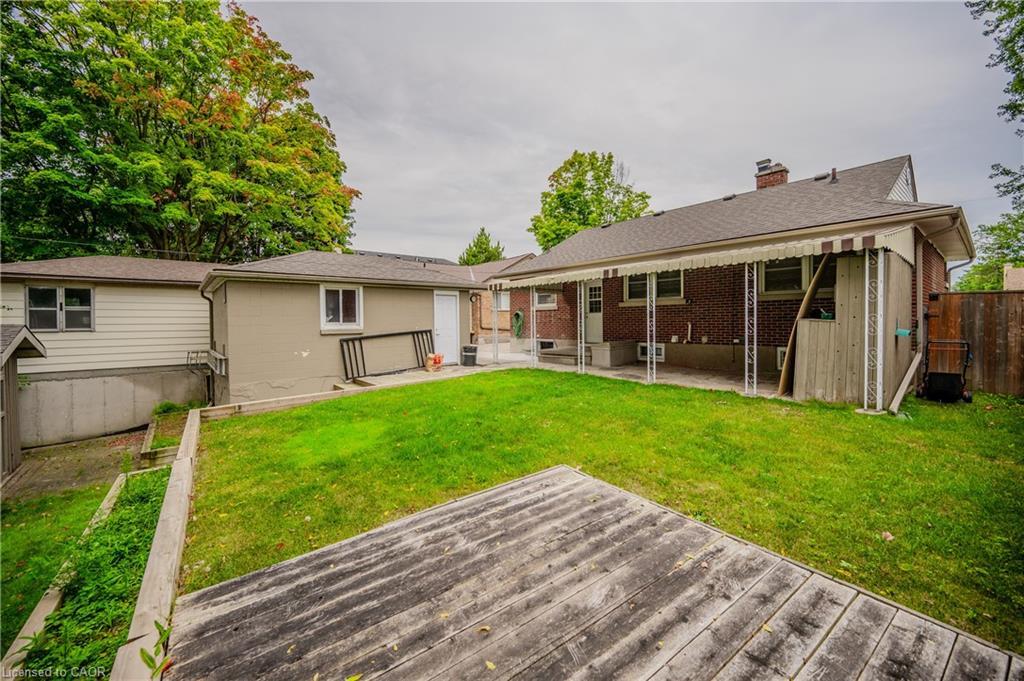Upper-15 Edinburgh Road, Kitchener, ON - Outdoor
