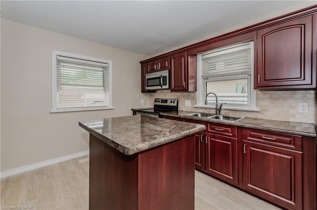 Upper-15 Edinburgh Road, Kitchener, ON - Indoor Photo Showing Kitchen With Double Sink