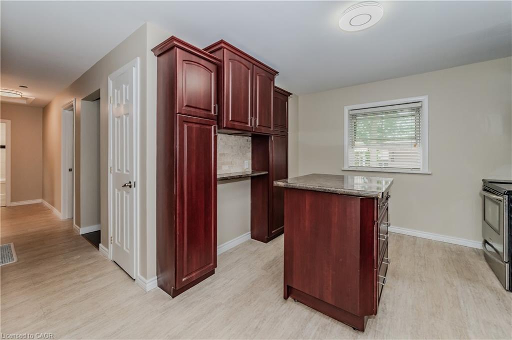 Upper-15 Edinburgh Road, Kitchener, ON - Indoor Photo Showing Kitchen