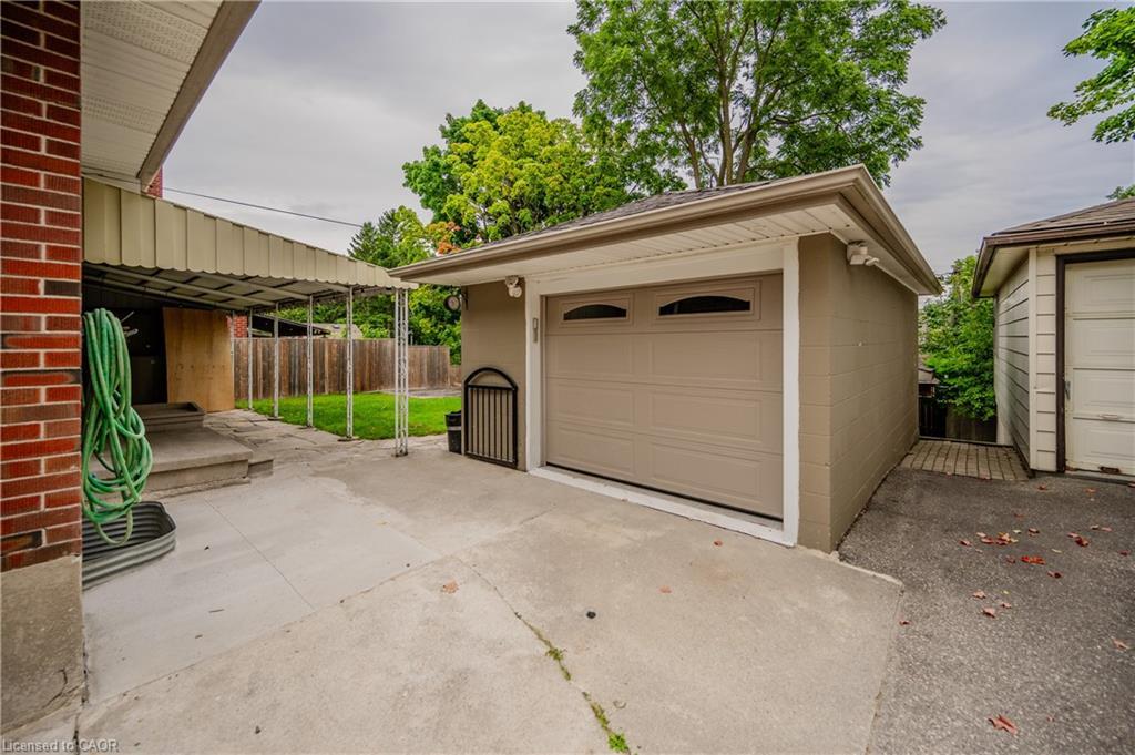 Upper-15 Edinburgh Road, Kitchener, ON - Outdoor With Exterior