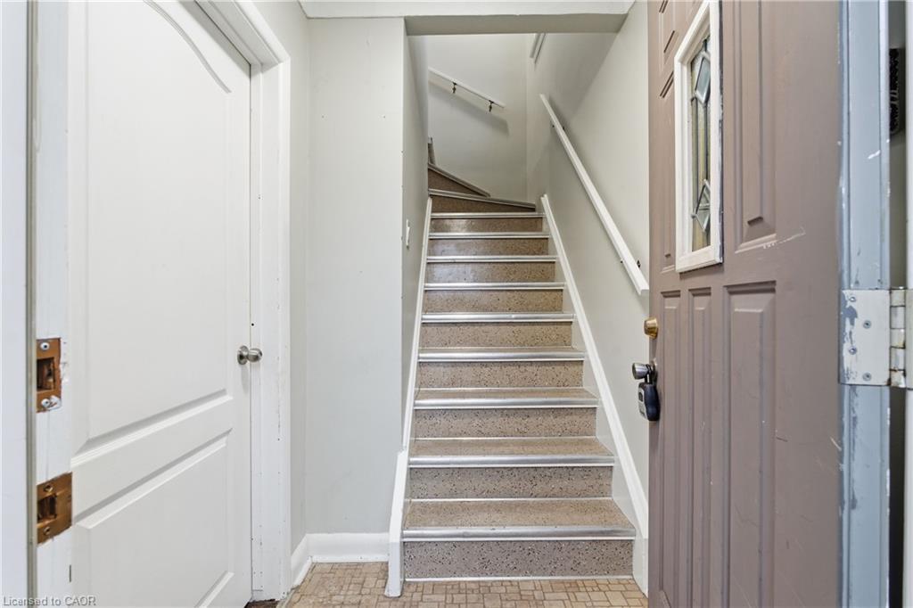 20 Thompson Avenue, Thorold, ON - Indoor Photo Showing Other Room