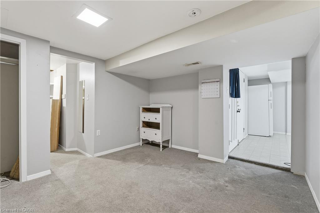 20 Thompson Avenue, Thorold, ON - Indoor Photo Showing Other Room