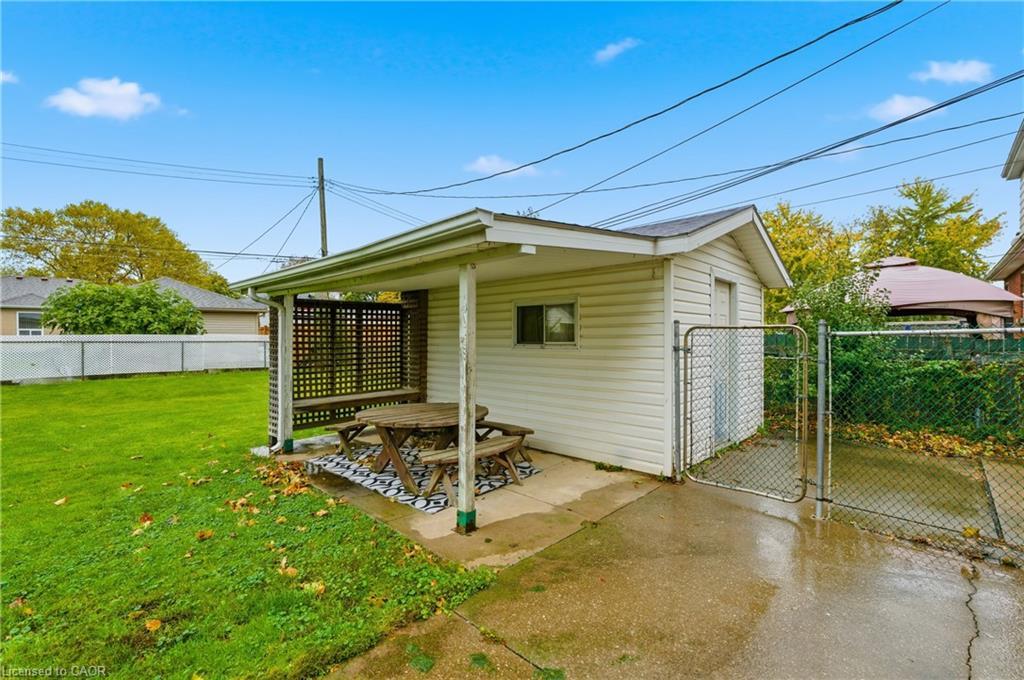 20 Thompson Avenue, Thorold, ON - Outdoor