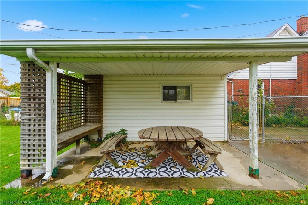 20 Thompson Avenue, Thorold, ON - Outdoor