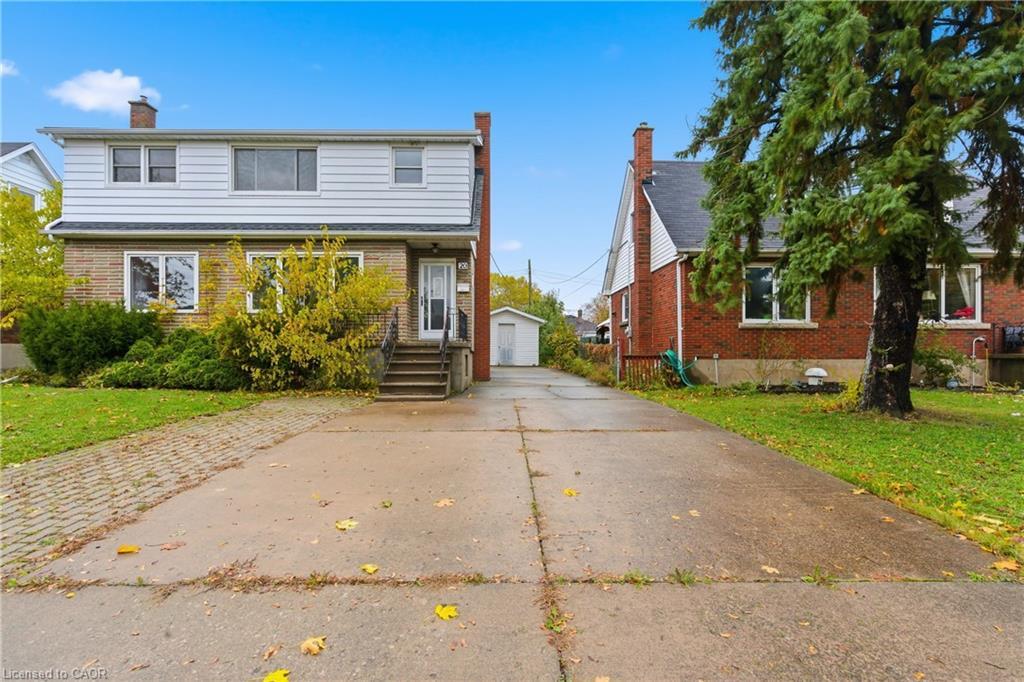 20 Thompson Avenue, Thorold, ON - Outdoor With Facade