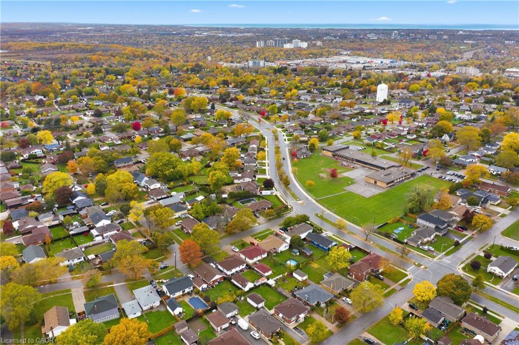 20 Thompson Avenue, Thorold, ON - Outdoor With View