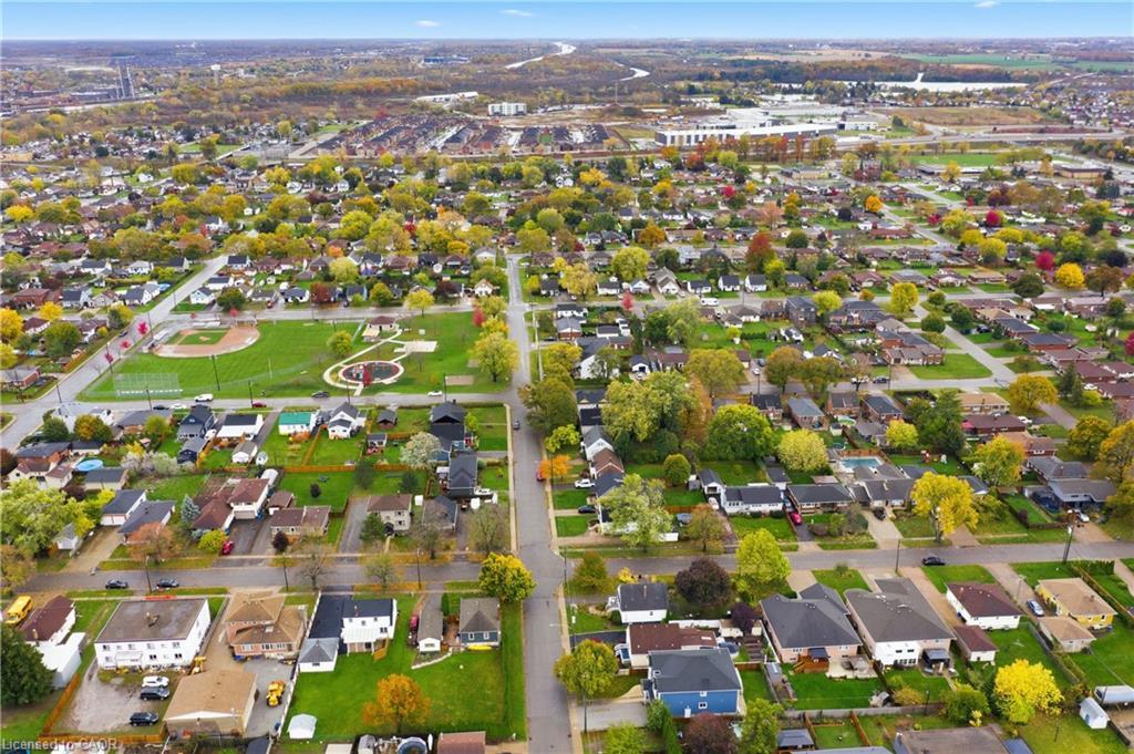 20 Thompson Avenue, Thorold, ON - Outdoor With View