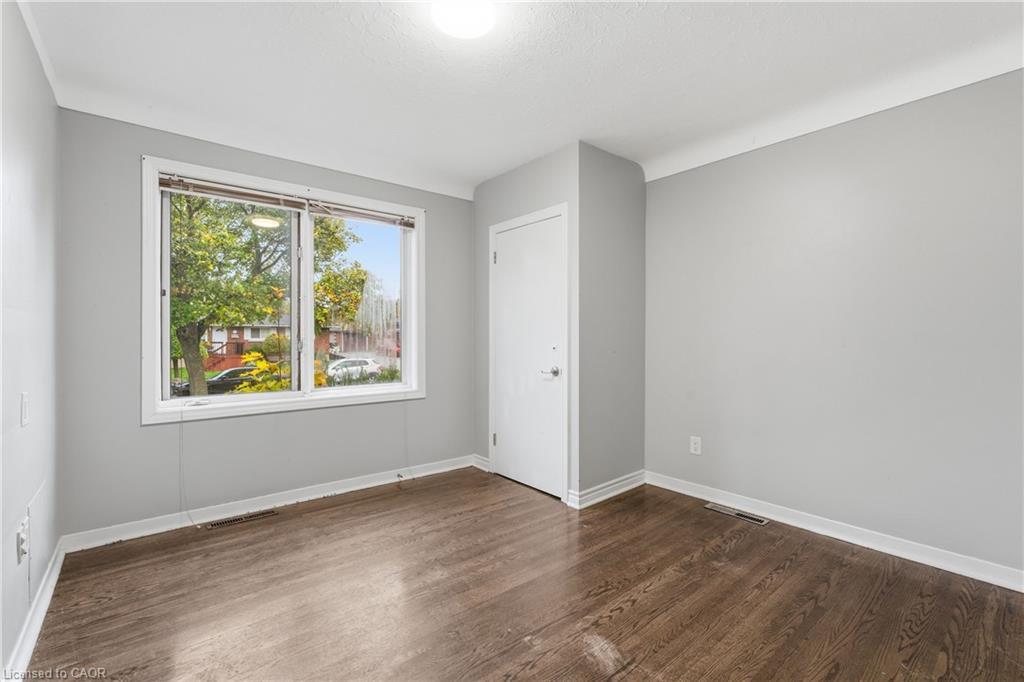 20 Thompson Avenue, Thorold, ON - Indoor Photo Showing Other Room