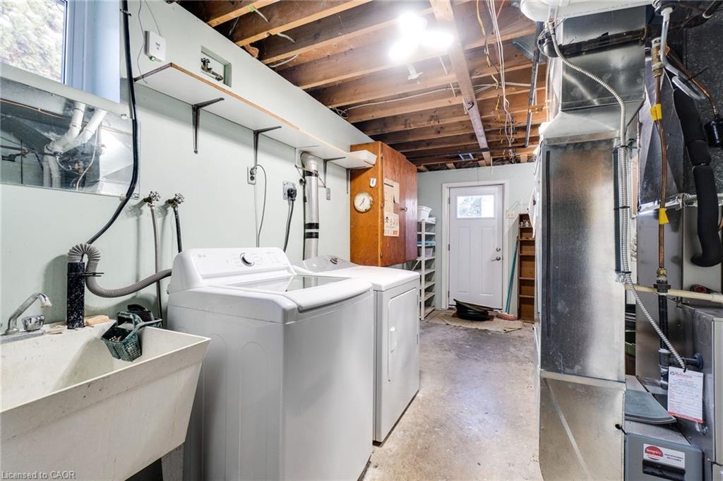 286 West 18Th Street, Hamilton, ON - Indoor Photo Showing Laundry Room