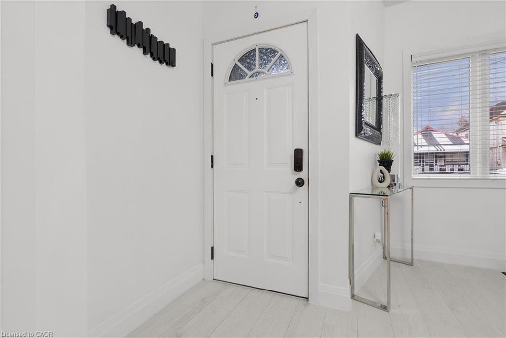 39 Division Street, Hamilton, ON - Indoor Photo Showing Other Room