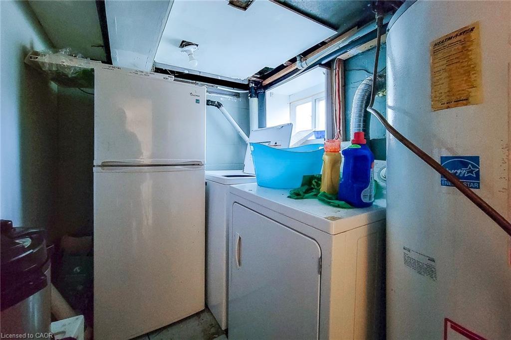 63 Paisley Avenue S, Hamilton, ON - Indoor Photo Showing Laundry Room