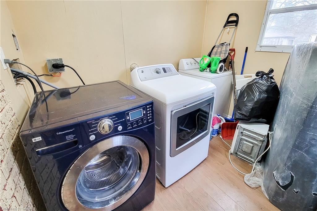 63 Paisley Avenue S, Hamilton, ON - Indoor Photo Showing Laundry Room