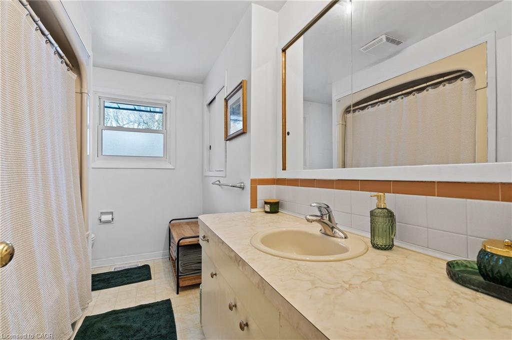 305 Centre Street, Niagara-On-The-Lake, ON - Indoor Photo Showing Bathroom