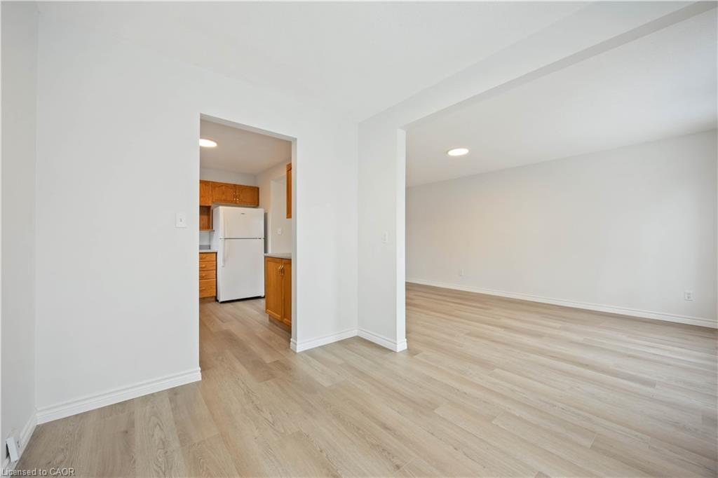 260-266 London Road, Sarnia, ON - Indoor Photo Showing Other Room