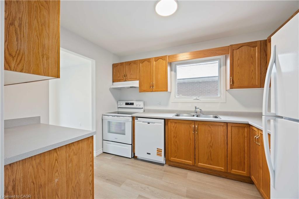 260-266 London Road, Sarnia, ON - Indoor Photo Showing Kitchen With Double Sink