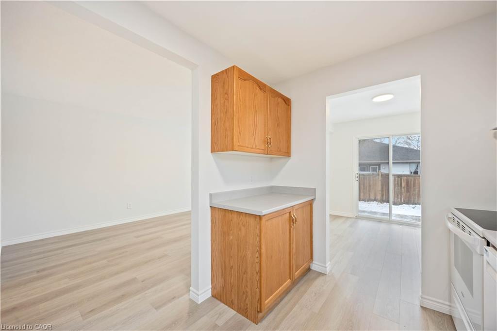 260-266 London Road, Sarnia, ON - Indoor Photo Showing Kitchen