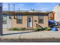 227 Wellington Street N Hamilton, ON L8L 5A7