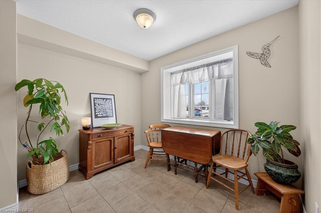 614B Woodlawn Road E, Guelph, ON - Indoor