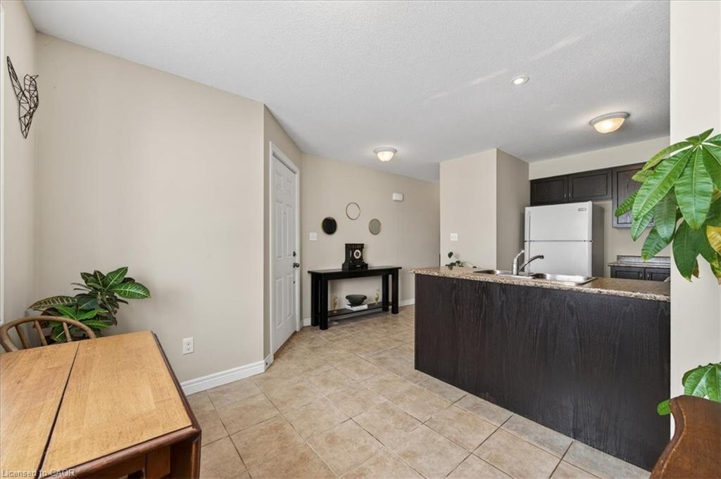 614B Woodlawn Road E, Guelph, ON - Indoor