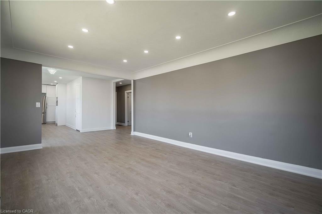 A-1 Hill Place, Hamilton, ON - Indoor Photo Showing Other Room