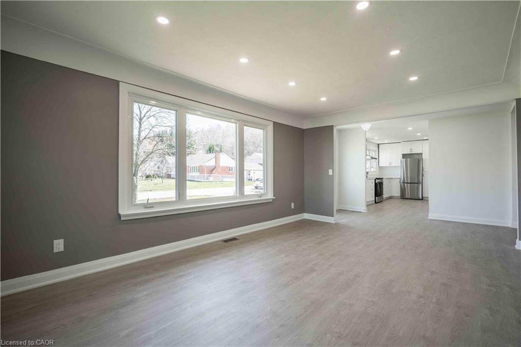 A-1 Hill Place, Hamilton, ON - Indoor Photo Showing Other Room