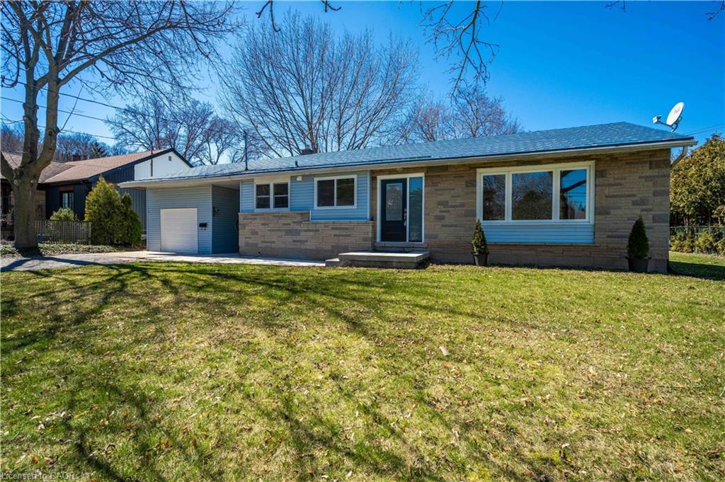 A-1 Hill Place, Hamilton, ON - Outdoor With Facade