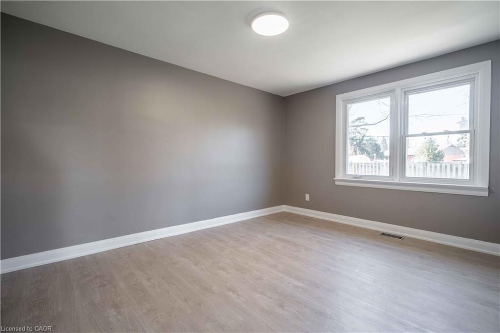 A-1 Hill Place, Hamilton, ON - Indoor Photo Showing Other Room