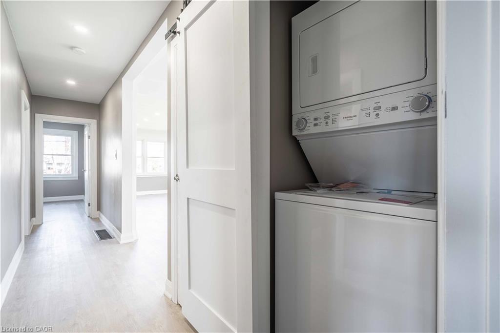 A-1 Hill Place, Hamilton, ON - Indoor Photo Showing Laundry Room