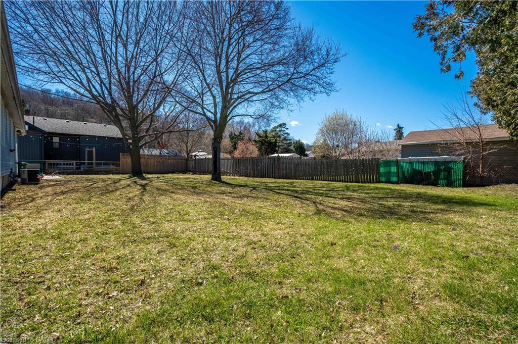 A-1 Hill Place, Hamilton, ON - Outdoor