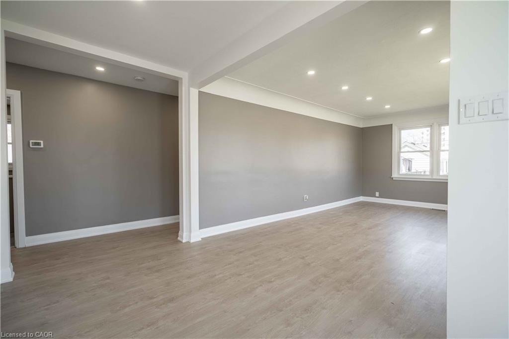 A-1 Hill Place, Hamilton, ON - Indoor Photo Showing Other Room