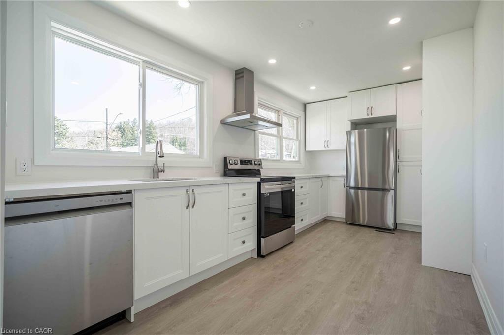 A-1 Hill Place, Hamilton, ON - Indoor Photo Showing Kitchen