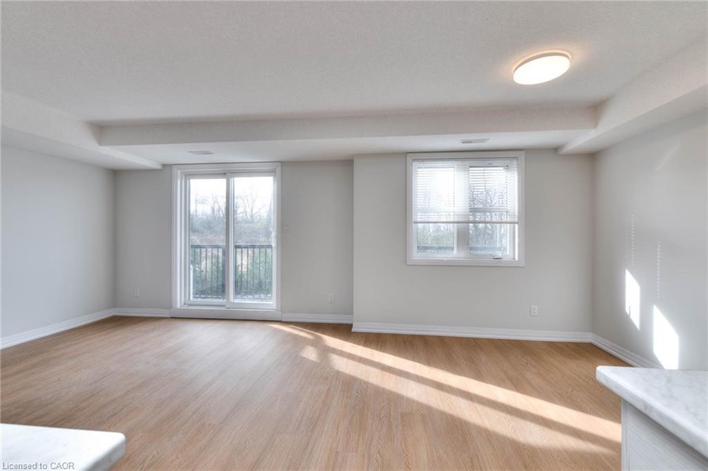 64D-1989 Ottawa Street S, Kitchener, ON - Indoor Photo Showing Other Room