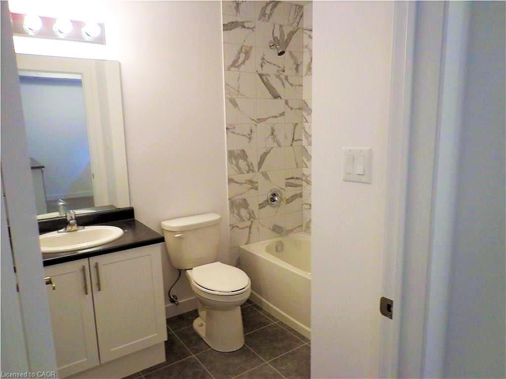 225-101 Shoreview Place, Stoney Creek, ON - Indoor Photo Showing Bathroom