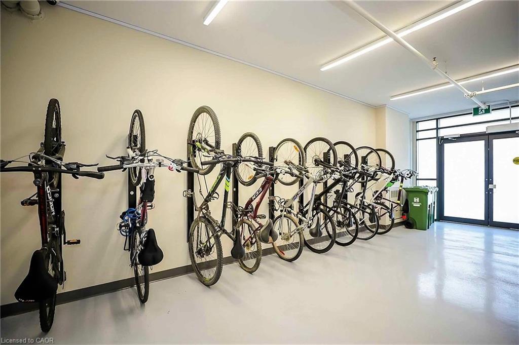 225-101 Shoreview Place, Stoney Creek, ON - Indoor Photo Showing Gym Room