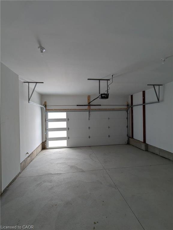 64-4552 Portage Road, Niagara Falls, ON - Indoor Photo Showing Garage