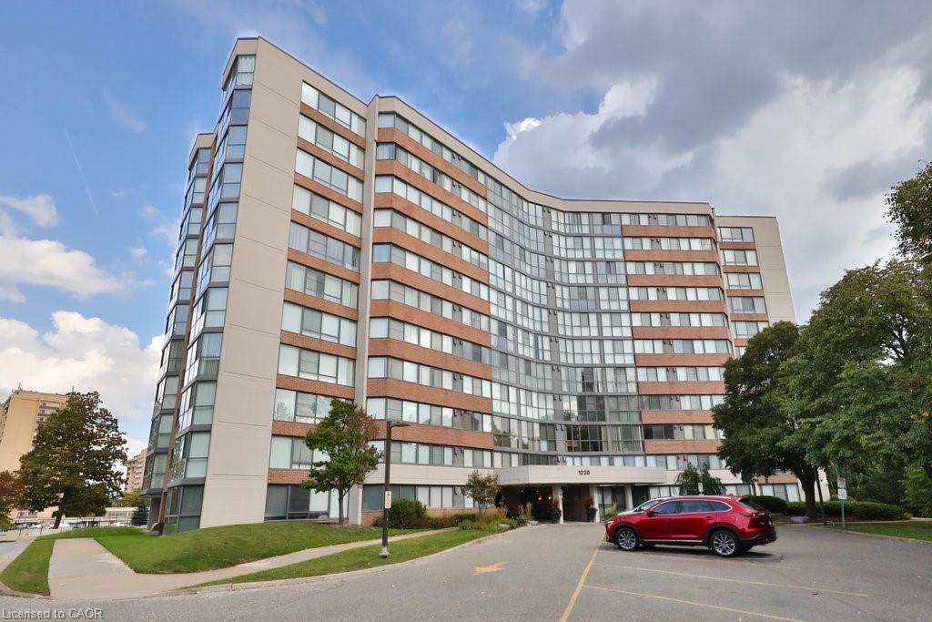 305-1230 Marlborough Court, Oakville, ON - Outdoor With Facade