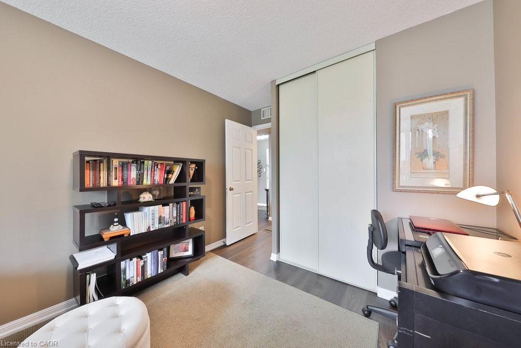 305-1230 Marlborough Court, Oakville, ON - Indoor Photo Showing Other Room