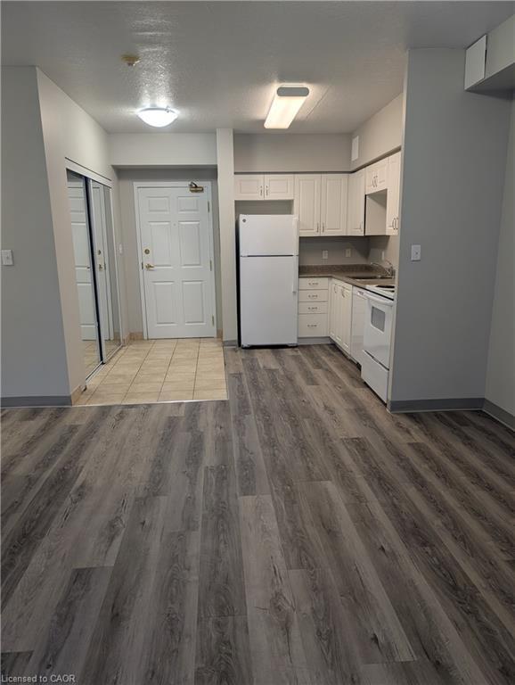 116-736 Old Albert Street, Waterloo, ON - Indoor Photo Showing Kitchen