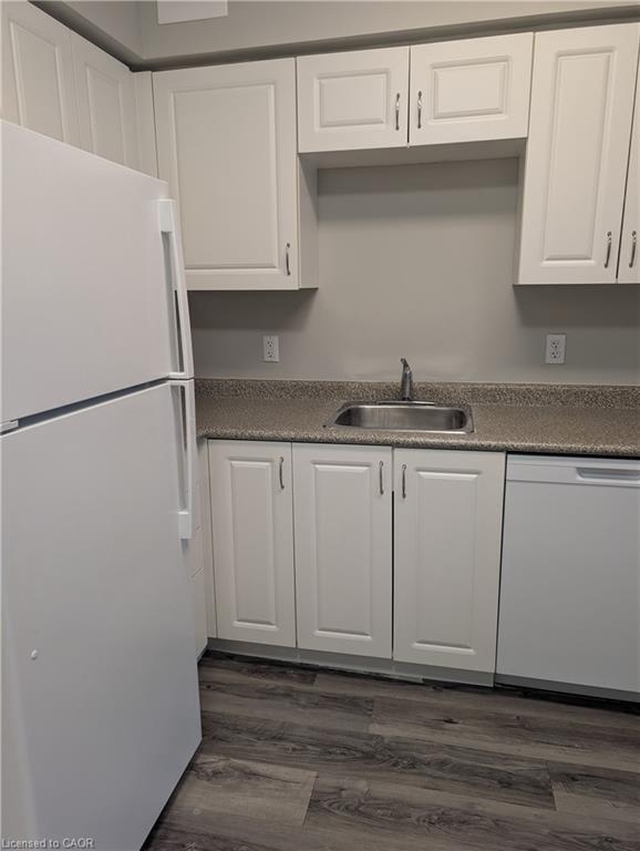 116-736 Old Albert Street, Waterloo, ON - Indoor Photo Showing Kitchen