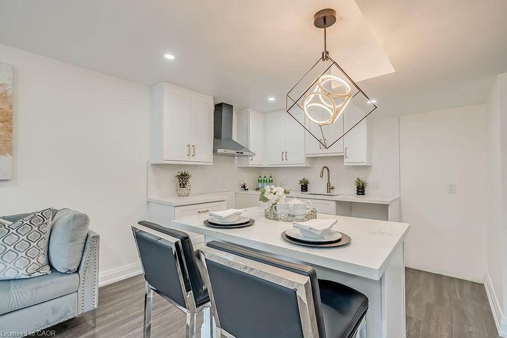 Main-16 Upper Canada Drive, Waterloo, ON - Indoor