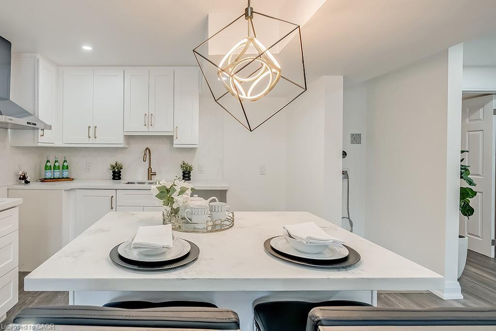 Main-16 Upper Canada Drive, Waterloo, ON - Indoor